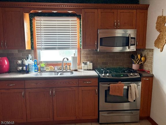 3rd image of 381 Highland Ave