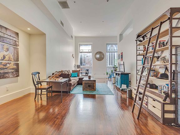 4th image of 123 E 12th St