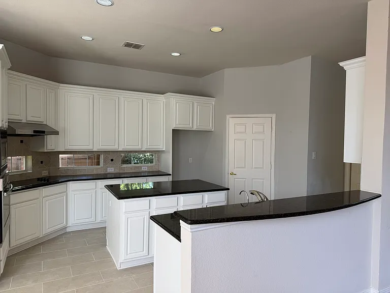 2508 Sir Percival Ln — Photo 3