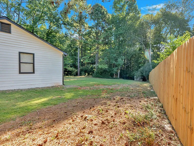 54 Mildred Ct — Photo 18