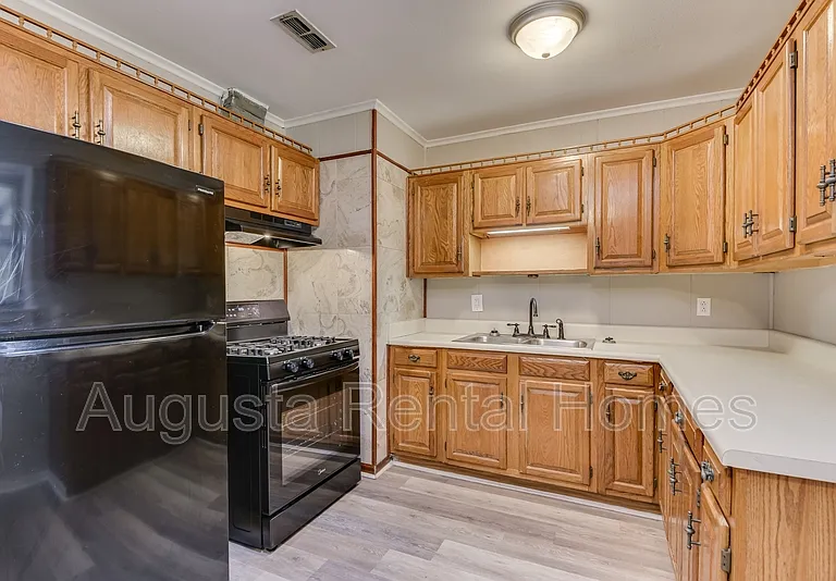 3330 Young Forest Dr — Photo 12