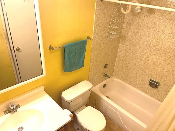 5th image of 140 W Wood St Unit 431
