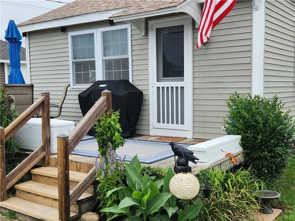 240-15E3 Cards Pond Rd, Wakefield, RI 02879