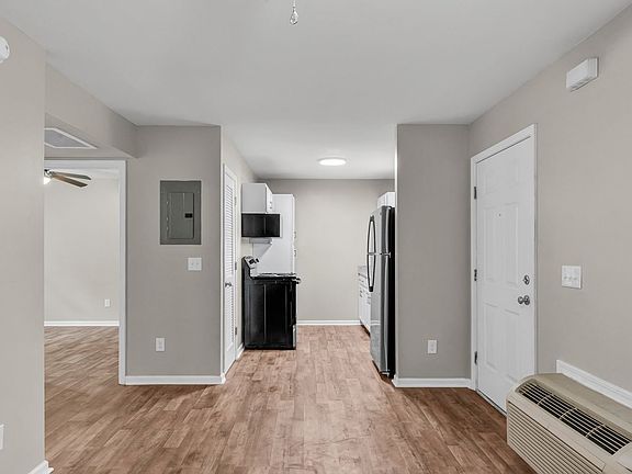 4th image of 2125 Aberdeen Ave #203