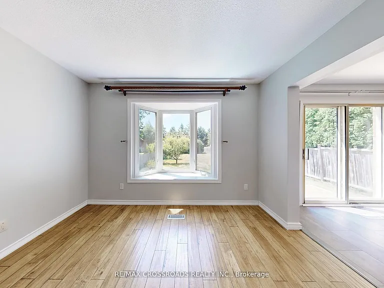 35 Forest Grove Dr — Photo 39