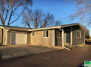 208 S Crawford Rd, Vermillion, SD 57069