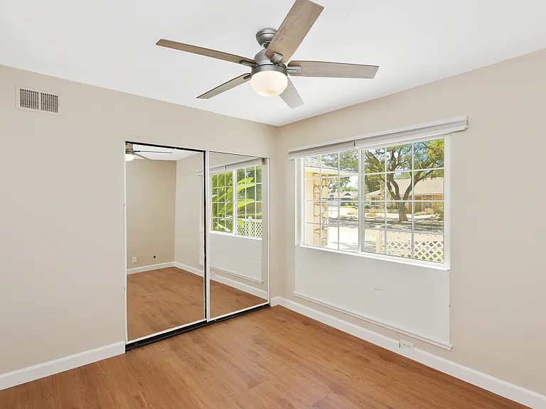 352 S Pine St — Photo 6