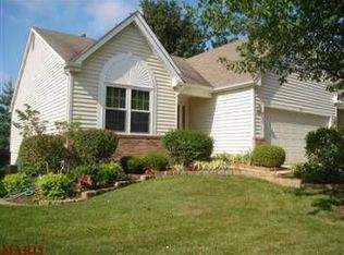 648 Lind Rd, Saint Louis, MO 63125