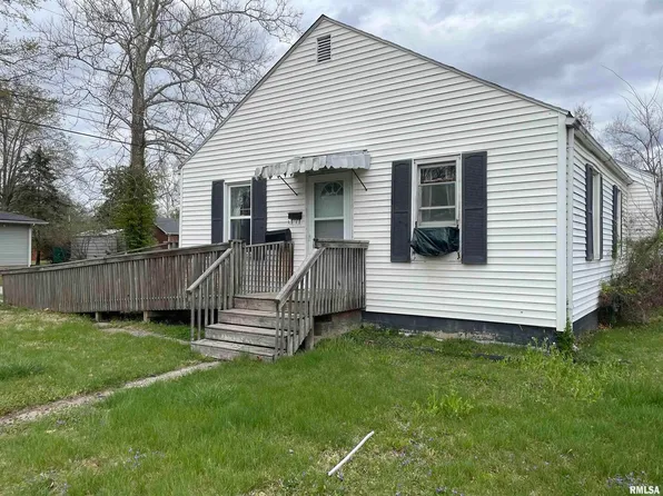 1021 S Sycamore St, Centralia, IL 62801