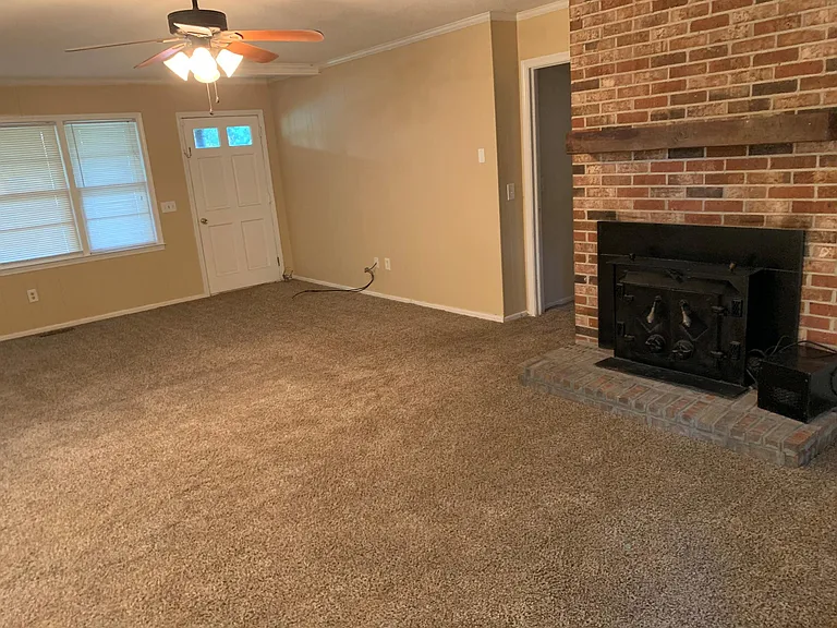 209 Polaris St — Photo 5