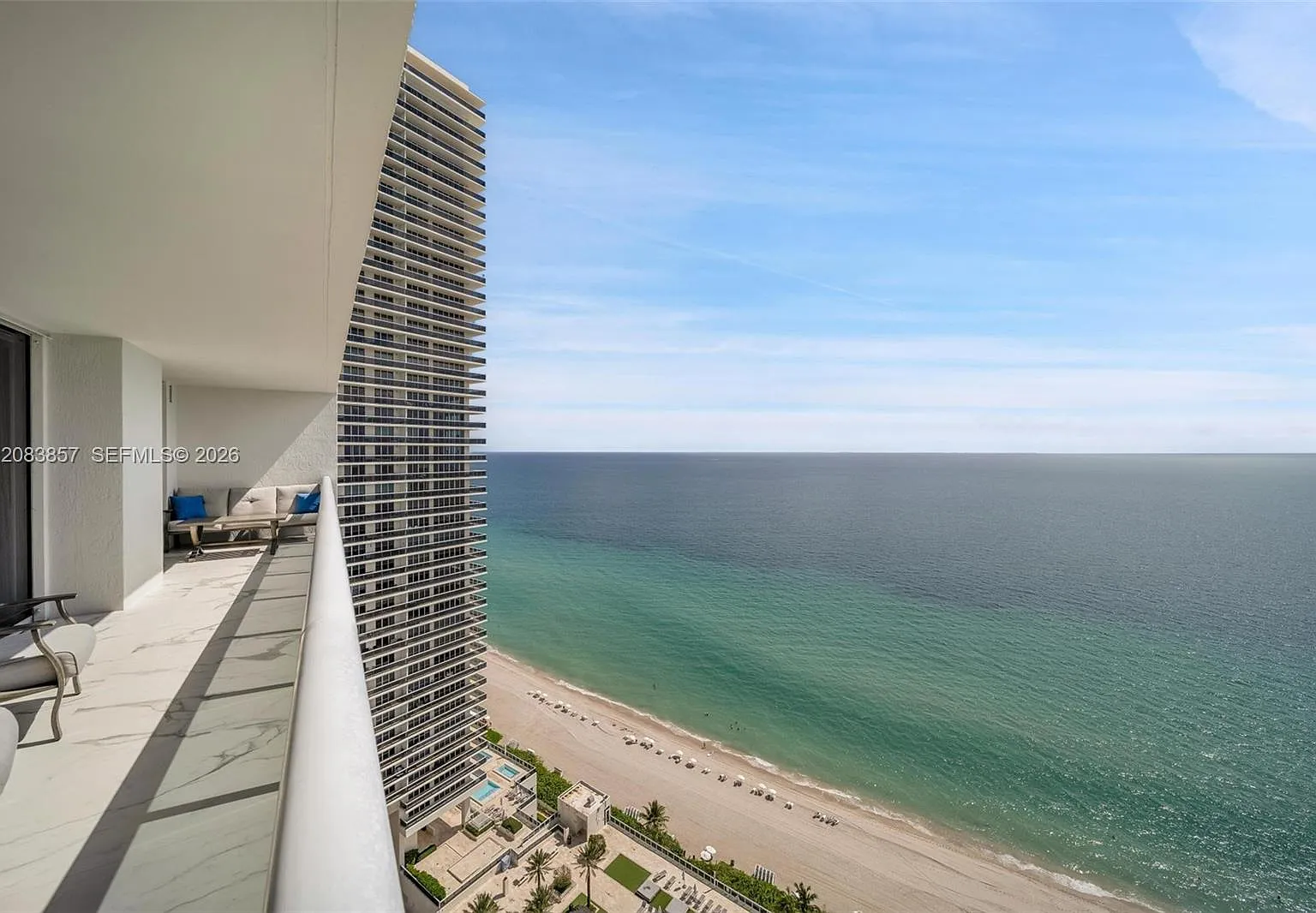 Beach Club Condo — Photo 4