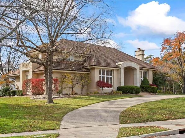 11700 Brookwood St, Leawood, KS 66211