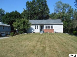 2190 Maple Dr, Jackson, MI 49203