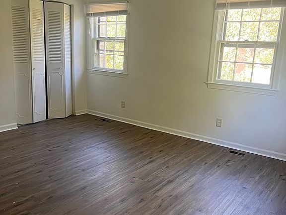 4th image of 700 Olde Greenwich Cir
