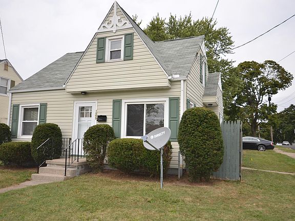 2nd image of 1055 Roosevelt Ave