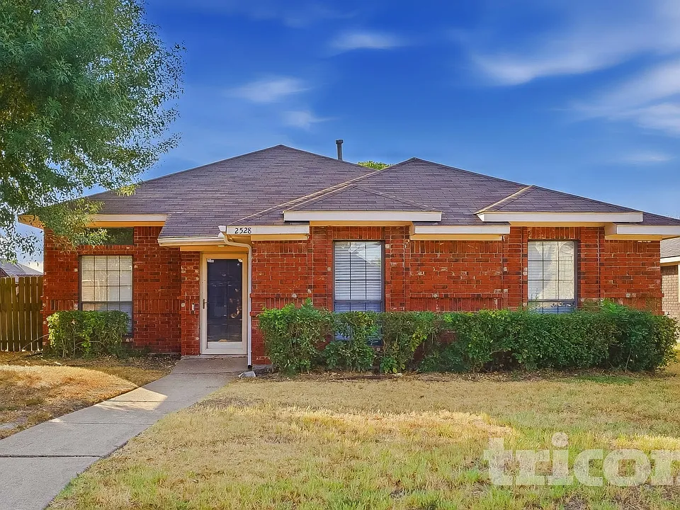 2528 Widgeon Way
