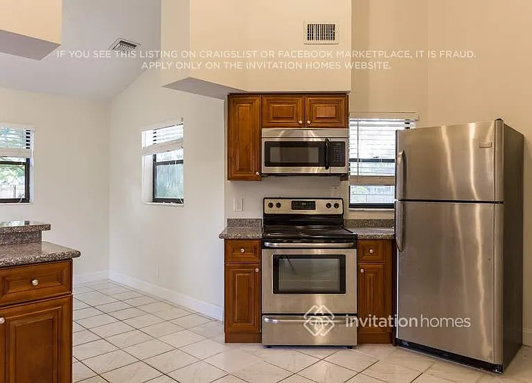 244 Natchez Ct — Photo 5