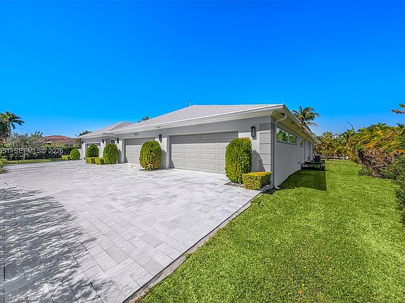 5th image of 424 Alamanda Dr