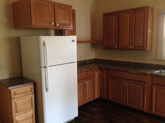 2nd image of 617 W Market St