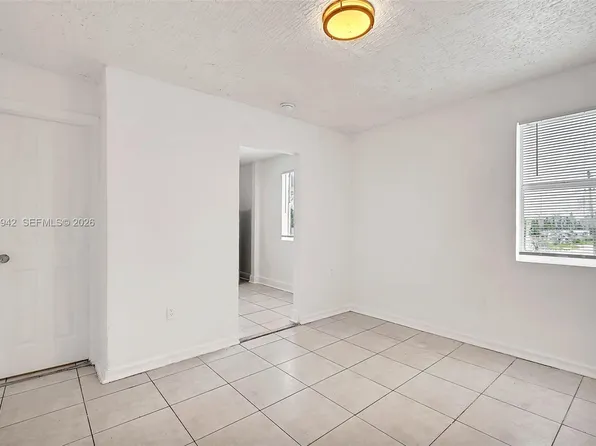 50 NW 79th St APT 11, Miami, FL 33150
