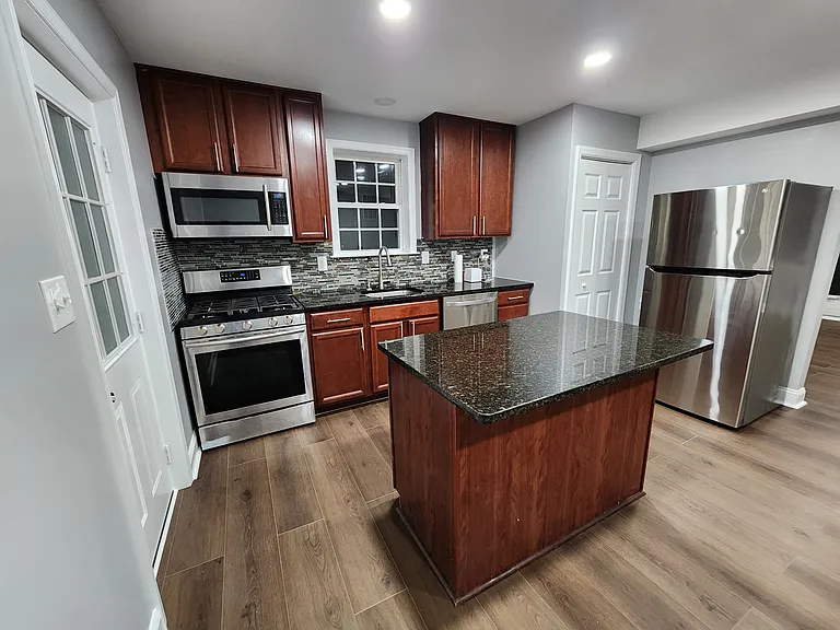 Cedonia Ave — Photo 3