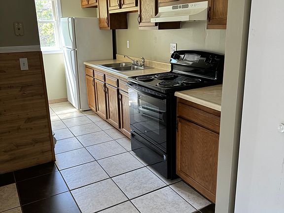 5th image of 322 1st St APT 4