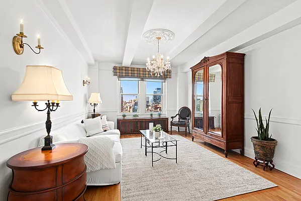 Sold by Compass | media 1