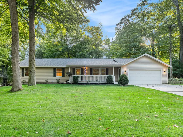360 S Morris St, Pentwater, MI 49449