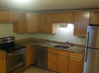 870 Haverhill St APT 4C, Rowley, MA 01969