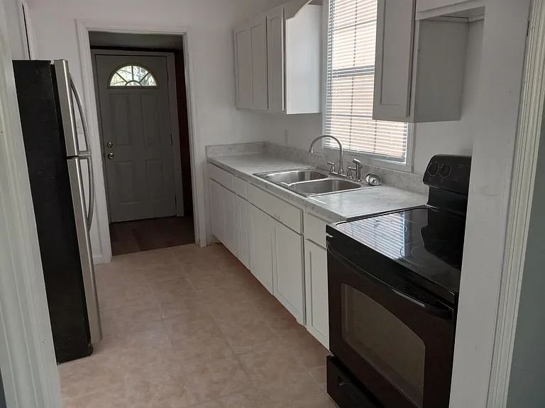 244 Southern St — Photo 3