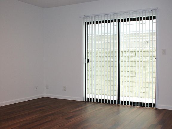 2nd image of 1832 Purdue Ave APT 104