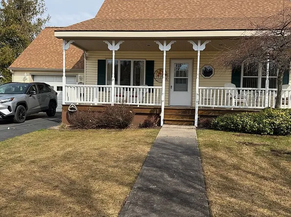 291 McCann St, Saint Ignace, MI 49781