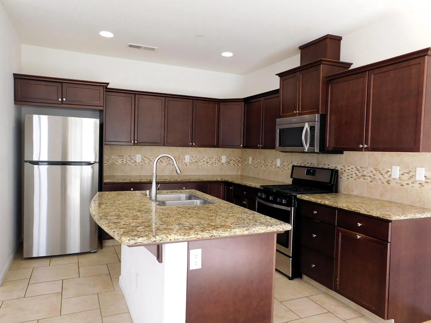 2 bed, 1753 sqft, $2,675 — Photo 3