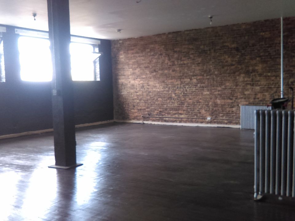 1st image of 3036 N Lincoln Ave APT 3B
