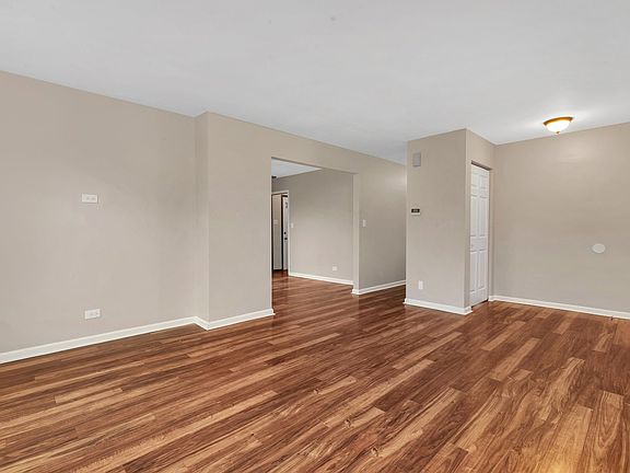 3rd image of 20049 S Graceland Ln