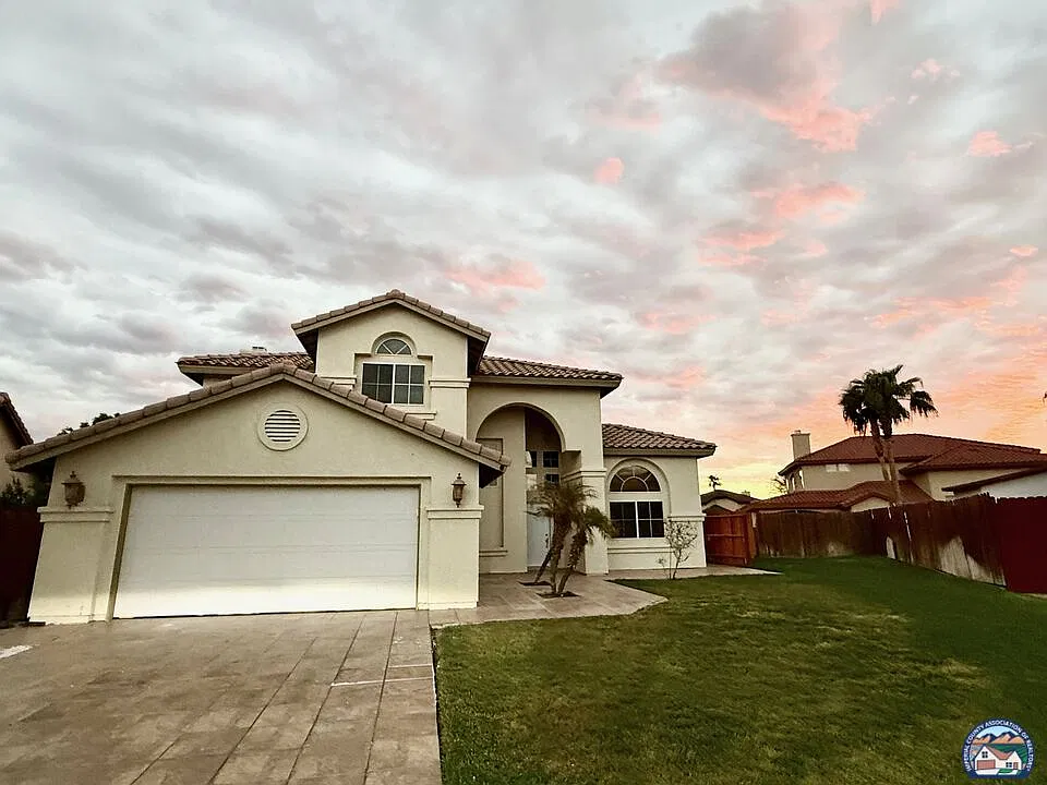 4 bed, 3.0 bath, 2239 sqft, $3,000 — Photo 1