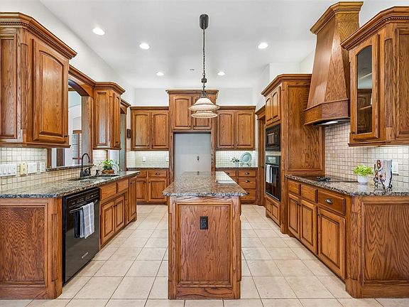 3rd image of 9800 Prosper Dr