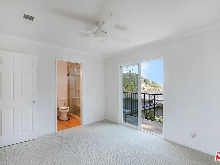 3855 Rambla Pacifico #D — Photo 10