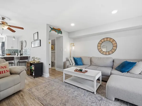 841 12th St, Virginia Beach, VA 23451