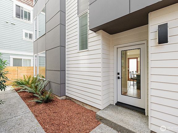 4th image of 522 N 104th Street