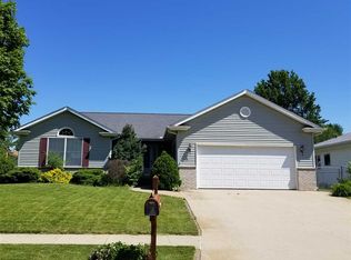 1005 28th Ave, Silvis, IL 61282