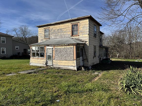 2nd image of 209 Barbour St