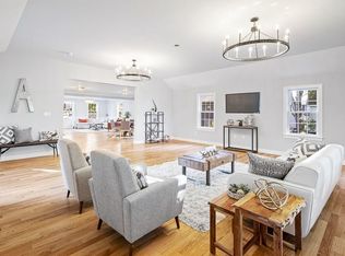 14 Waverly St, Stoneham, MA 02180