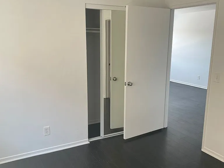 256 S Rampart Blvd — Photo 37