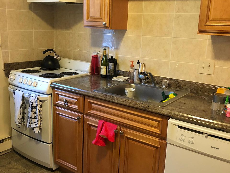 2nd image of 17 Brattle St APT 14