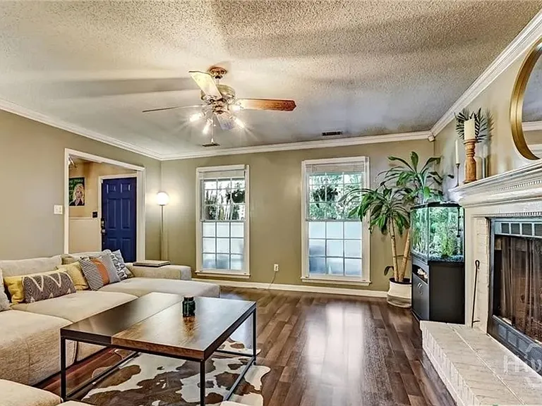 5020 Laroche Ave — Photo 8