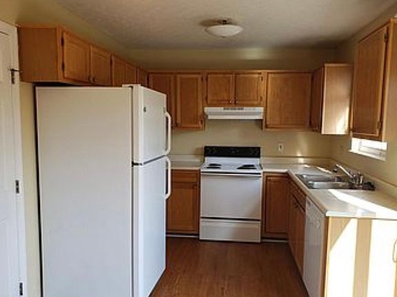5th image of 1806 Tuxworth Ave Unit 1806