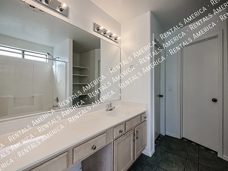 12731 W Sharon Dr — Photo 6