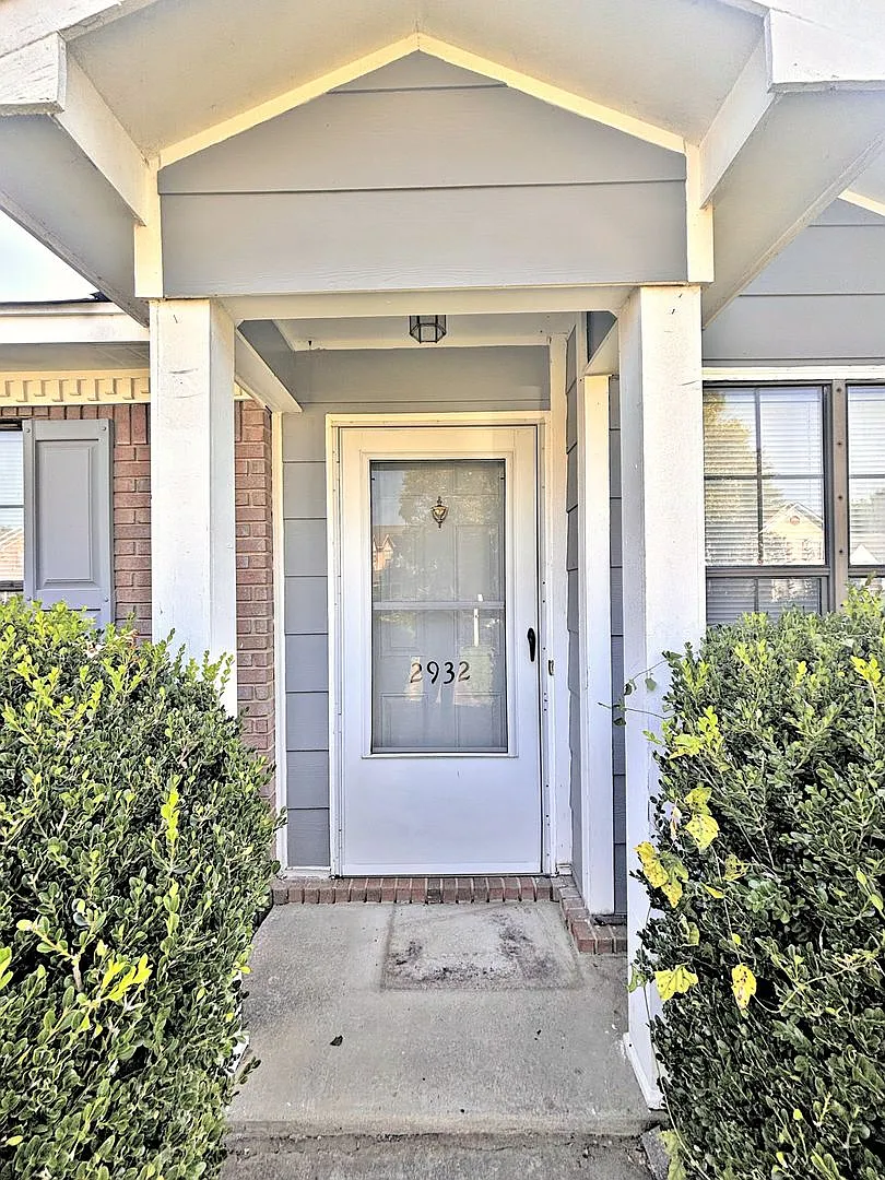 2br / 2ba Condo - Decatur Sw — Photo 3