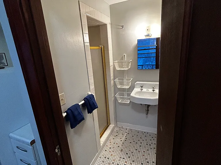 214 4th St SE #4F — Photo 10